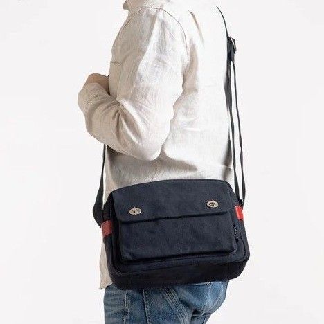 日乃本帆布 帆布製ひねりショルダーバッグM ブラック コンパクトサイズ 美品