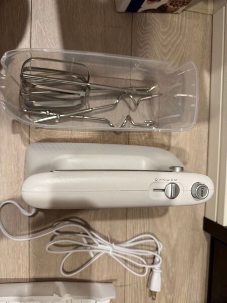 電動 ハンドミキサー 泡立て器 5段階スピード/ターボブースト機能 ホイッパー 工具収納ケース付き