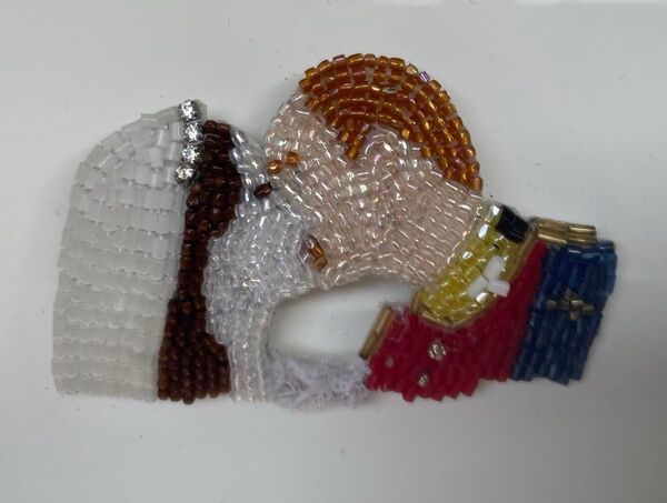 Marianne Batlleビーズ刺繍ブローチ 2014 ウィリアム王子&キャサリン妃結婚式kissシーン