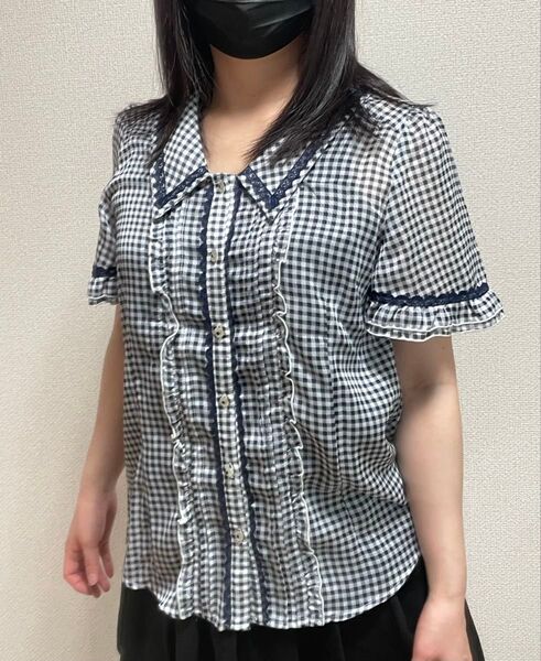 axes femme チェック柄フリル半袖ブラウス