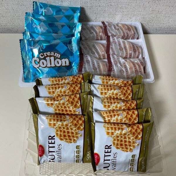 お菓子詰め合わせ/江崎グリコ クリームコロン あっさりミルク 5袋、バターワッフル9袋、棒茶バーム6個