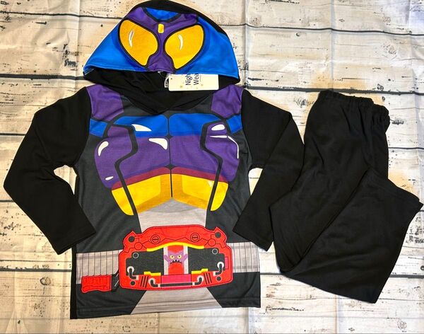 仮面ライダーガヴ 長袖パジャマ パジャマ キッズ ナイトウエア 120cm 男の子 なりきり コスプレ ガブ 上下セット
