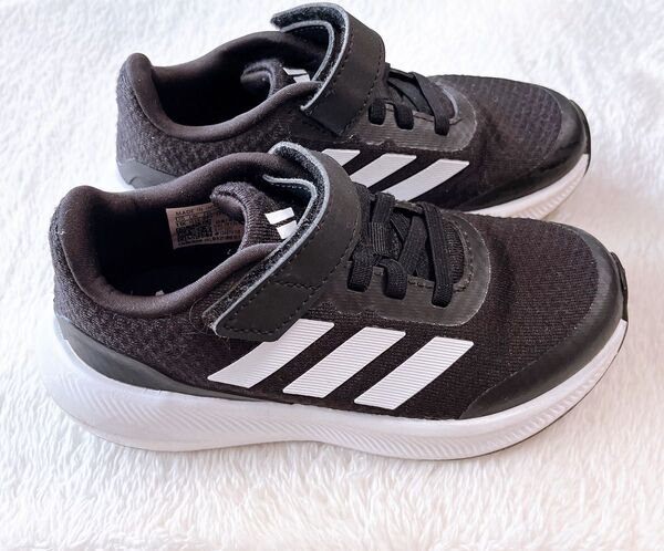 美品☆アディダス スニーカー 17cm 黒 adidas 子供☆1度履いたのみ☆