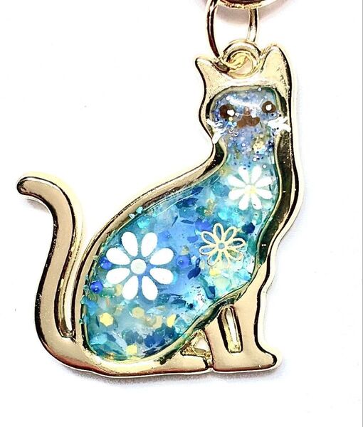 (2066)猫ちゃんのキーホルダーです^ ^ ハンドメイド レジン
