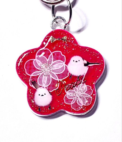 (2093)シマエナガとお花のキーホルダーです♪ハンドメイド レジン 鳥