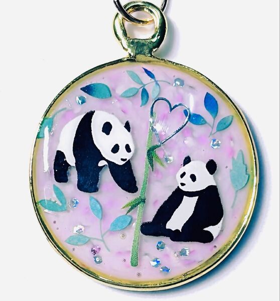 (2008)可愛いパンダのキーホルダーです♪ハンドメイド レジン