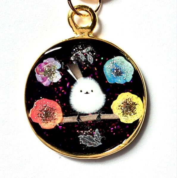 (2046)シマエナガの大人可愛いキーホルダーです♪ハンドメイド レジン 鳥