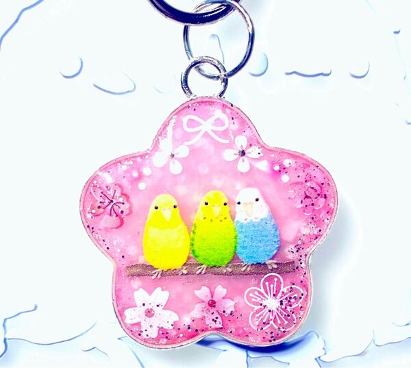 (2201)可愛いセキセイインコのキーホルダーです♪ハンドメイド レジン 鳥 インコ お花