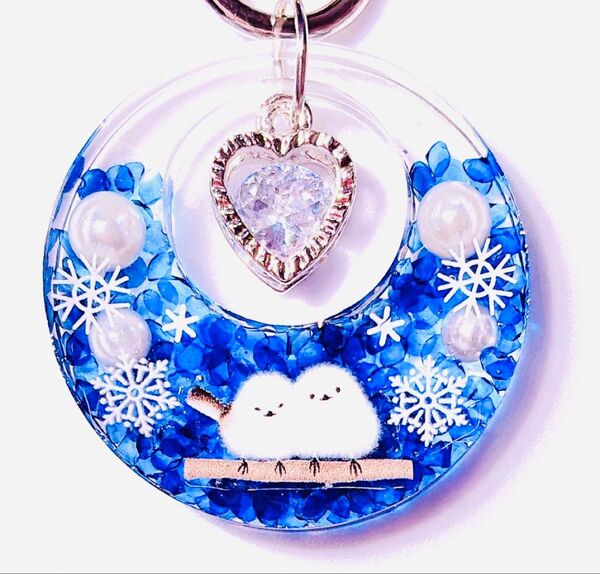 (2013)シマエナガと雪の結晶のキーホルダーです♪ハンドメイド レジン 鳥