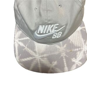 NIKE SB ナイキ エスビー フロント 刺繍 ロゴ ジェット キャップ CAP 帽子 フリー グレー