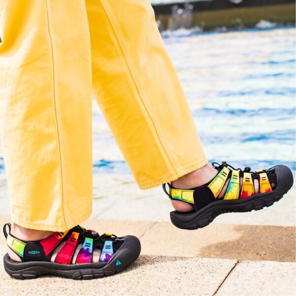 【KEEN キーン】ニューポート レトロ サンダル 23.5