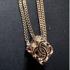 CHANEL キューブネックレス