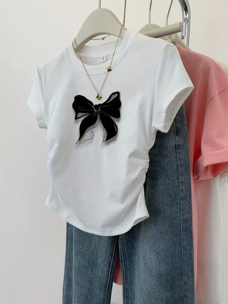 女性用ブラックタイダイクルーネックTシャツ、ホワイトボウプリント付き - 春夏用のショートスリーブ、ルーチュードポリエステルトップ