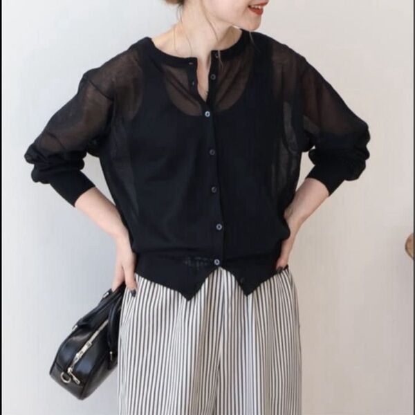 【新品、タグ付き】AMERICAN HOLIC シアークルーネックニットカーディガン