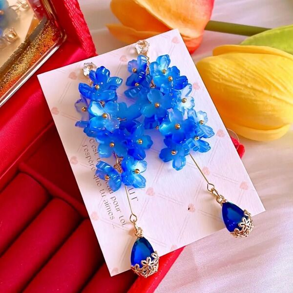 数量限定 紫陽花 藤の花 ガラスビーズ 揺れるハンドメイドピアス イヤリング レディース アクセサリー