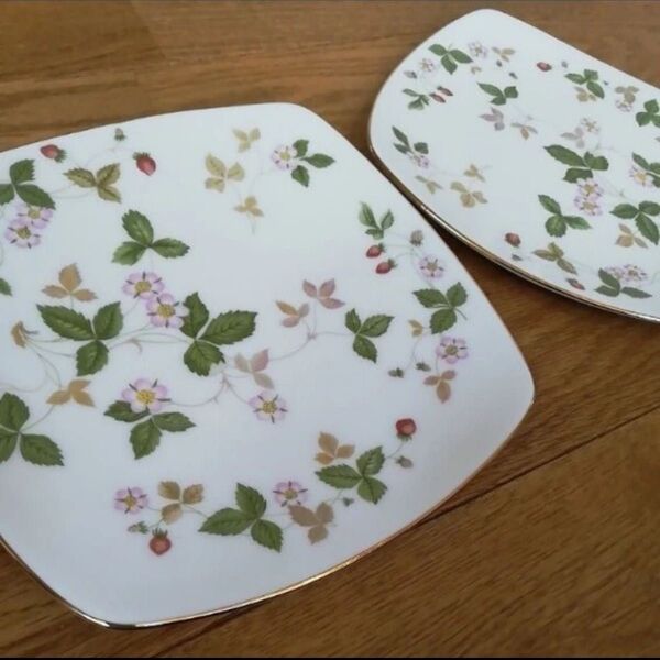 ウェッジウッド WEDGWOOD 2枚セット スクエアプレート ワイルドストロベリー