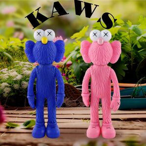 早い者勝ち☆KAWS☆エルモモチー☆2体セット フィギュア 新品未使用!!送料込み!