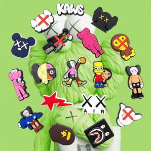 ★新品★ KAWS(カウズ) アベイシングエイプ クロックス アクセサリー ジビッツ 14個セット サンダル飾り 匿名配送