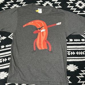 【古着】PORT COMPANY ベーコンサングラスキャラクター Tシャツ ベーコンTシャツ グレー Mサイズ 古着