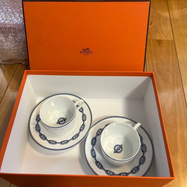 美品 エルメス シェーヌダンクル ペア カップ&ソーサー HERMES 箱付 ブランド食器