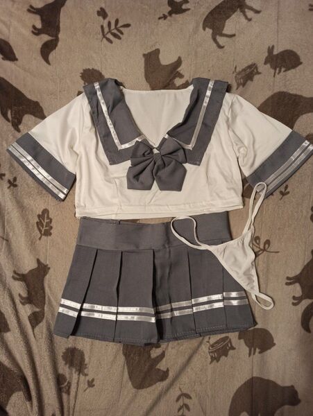 セーラータイプ 制服 コスチューム トップス ・ ミニスカート Tバック 3点セット(リボン付き) コスプレ 衣装 フリーサイズ