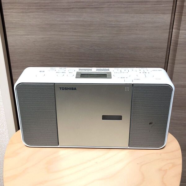 TOSHIBA 東芝 TY-C300 CDラジオ 2019年製 故障ジャンク品