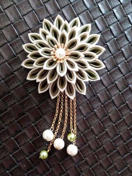 つまみ細工髪飾り ヘアクリップ