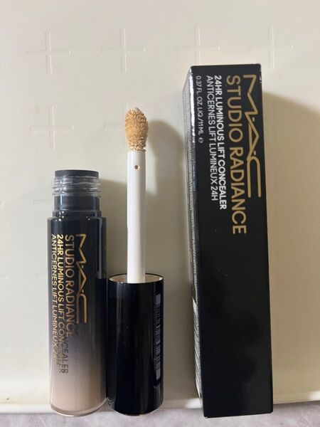 MAC スタジオ ラディアンス 24 ルミナス コンシーラー NC5