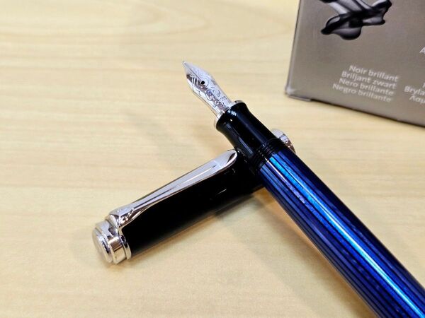 【ボトルインクおまけ】ペリカン スーベレーン M405 太字 B 青軸 シルバートリム 万年筆 Pelikan ブルー