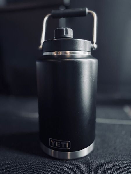 yeti ワンガロン ジャグ ブラック