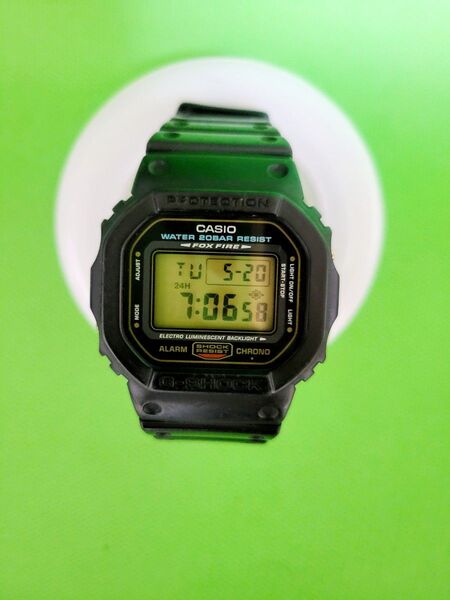 G-SHOCK CASIO カシオ 腕時計 DW-5600E デジタル 希少 ゴールド液晶