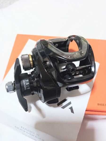 未使用品 BASS X 80sh ダイワ バスX DAIWA メンテナンス用リールボディ右