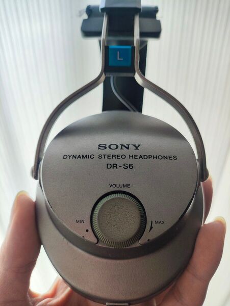 SONY DR-S6 レトロなヘッドホン ジャンク品 故障品 部品取り、修理にどうぞ。