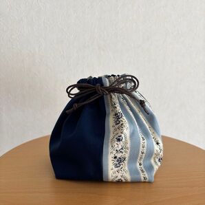【ハンドメイド】巾着袋 紺色×ストライプ