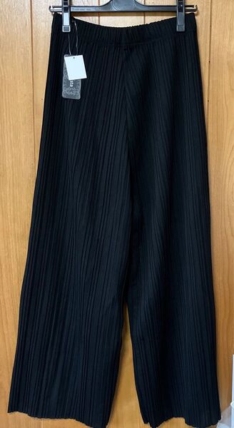 新品 ブラック プリーツワイドパンツ Lサイズ タグ付き しまむら