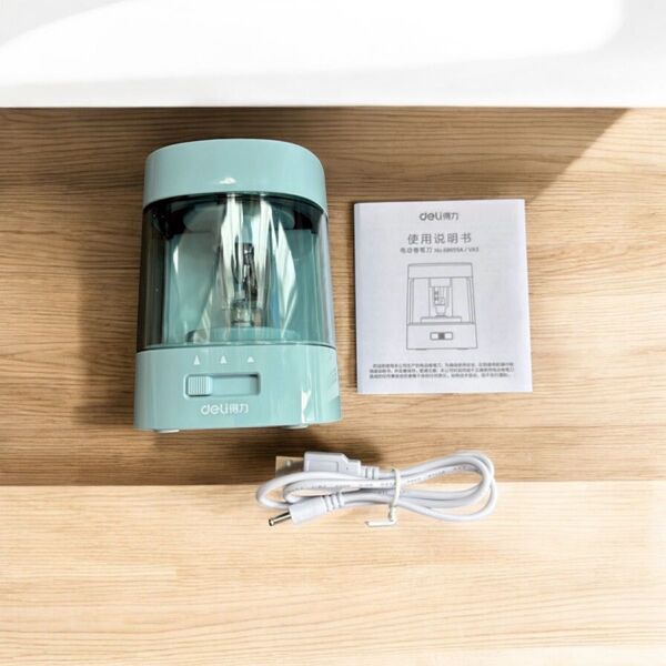 人気商品 早いもの勝ち 電動鉛筆削り ブルー 新学期 充電式 便利文具 鉛筆削り シンプル キッズ新品未使用品 デスク用品