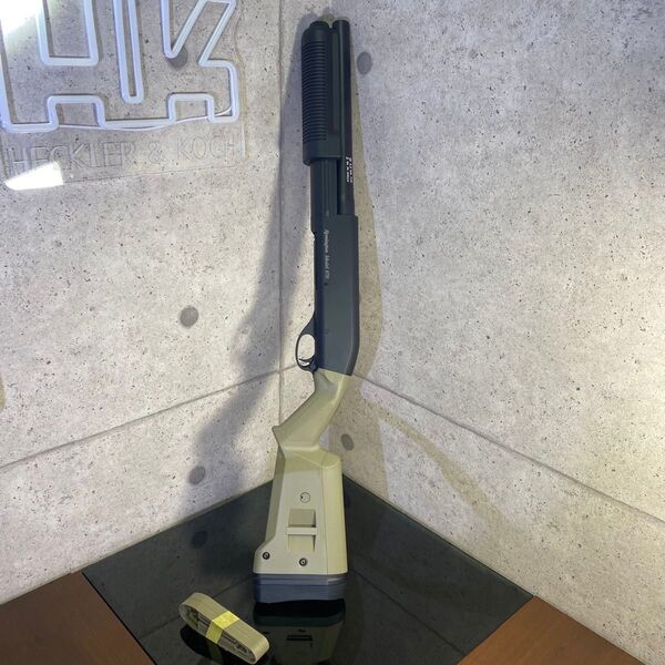 ショートバレル cyma cm357ベース ストック基部短に換装しマグプルタイプストック取付 3発同時発射