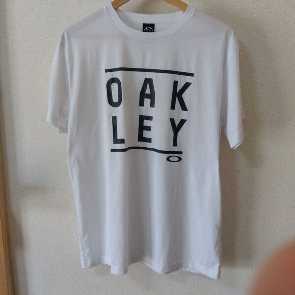 美品 OAKLEY オークリー ロゴ Tシャツ XL ホワイト