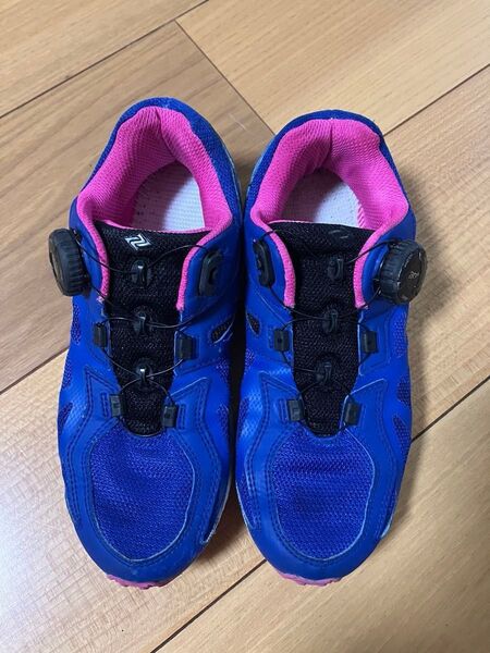 スニーカー ダイヤル式 21㎝