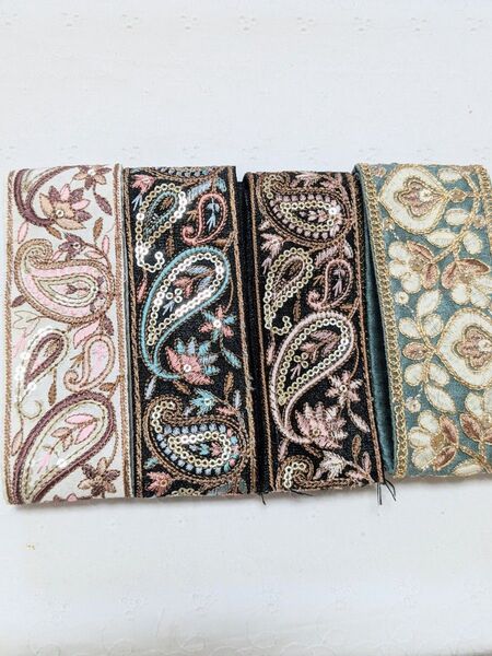インド刺繍リボン 50cm×4本 アクセサリーやポーチ、ハンドメイドに、