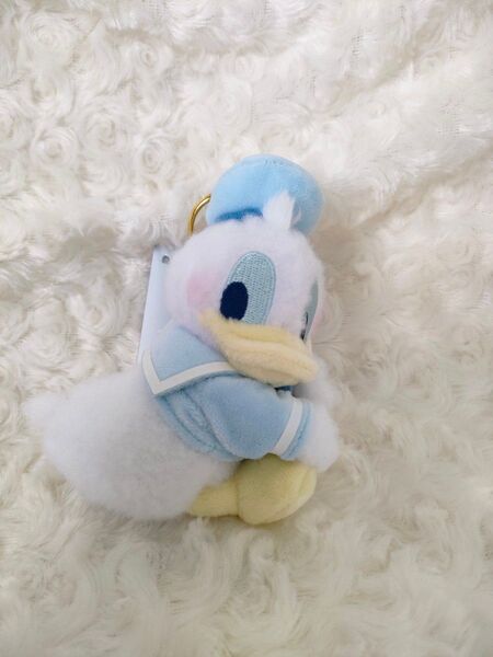 ディズニーストア ☆ドナルド ぬいぐるみキーホルダー・キーチェーン ☆ DONALD MOKOMOKO BIRTHDAY ☆ 新品