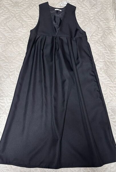 新品 Vネック ギャザーワンピース ロングスカート ノースリーブ 黒 マキシ丈