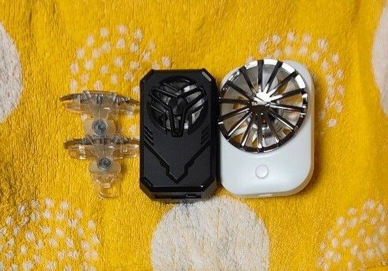 空冷とペルチェのスマホ冷却ファン と射撃ボタン コントローラー