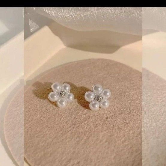 フラワーピアス スタッドピアス 春夏 お花 アクセサリー 小物 パール きらきら 綺麗め 結婚式 パーティー プレゼント