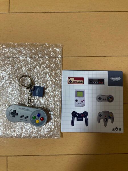 ニンテンドーミュージアム ゲームハードキーホルダー 1983-1999 スーパーファミコン スーファミ