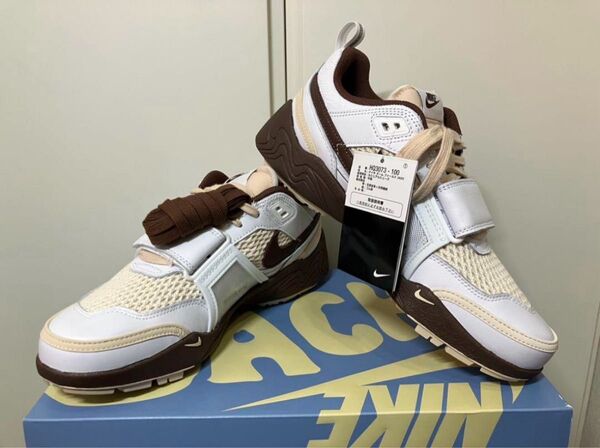 Travis Scott × Nike Zoom Field Jaxx "White and Light Chocolate"