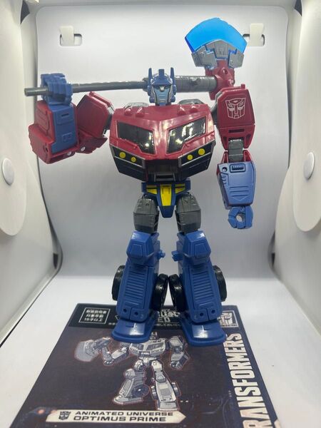 オプティマスプライム トランスフォーマー アニメイテッド レガシー