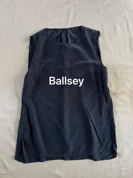 Ballseyシルクノースリーブブラウス