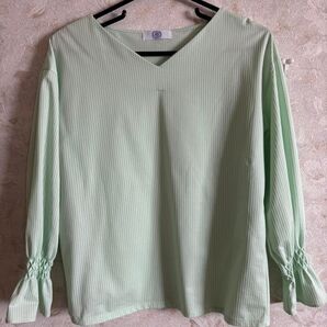 J.PRESS グリーンのストライプブラウス トップス
