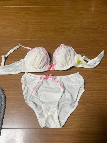 ニッセン ブラ、ショーツ 新品 白